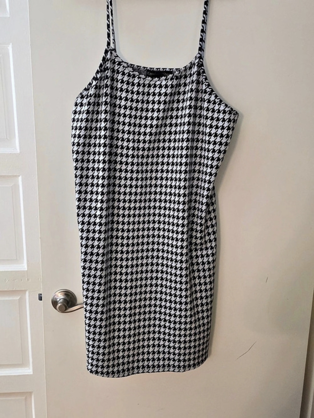 Coco & Shay Houndstooth Mini Dress in Black & White Size 2XL